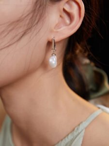 Niche-Design Pearl Earrings | Light Luxury Bridal Accessories - Image 2