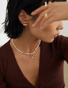 Geometric S925 Silver Necklace – Diamond Frame Pearl Pendant with Beaded Chain - Image 3
