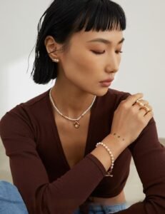 Geometric S925 Silver Necklace – Diamond Frame Pearl Pendant with Beaded Chain - Image 4
