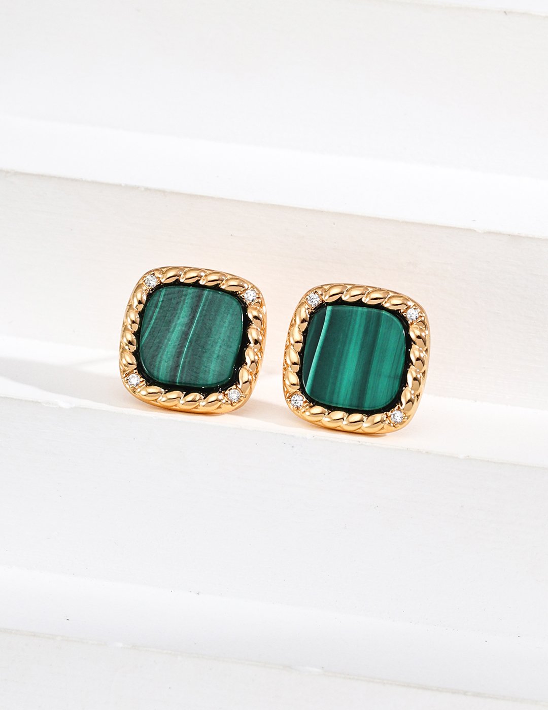 Square malachite earrings with zirconia