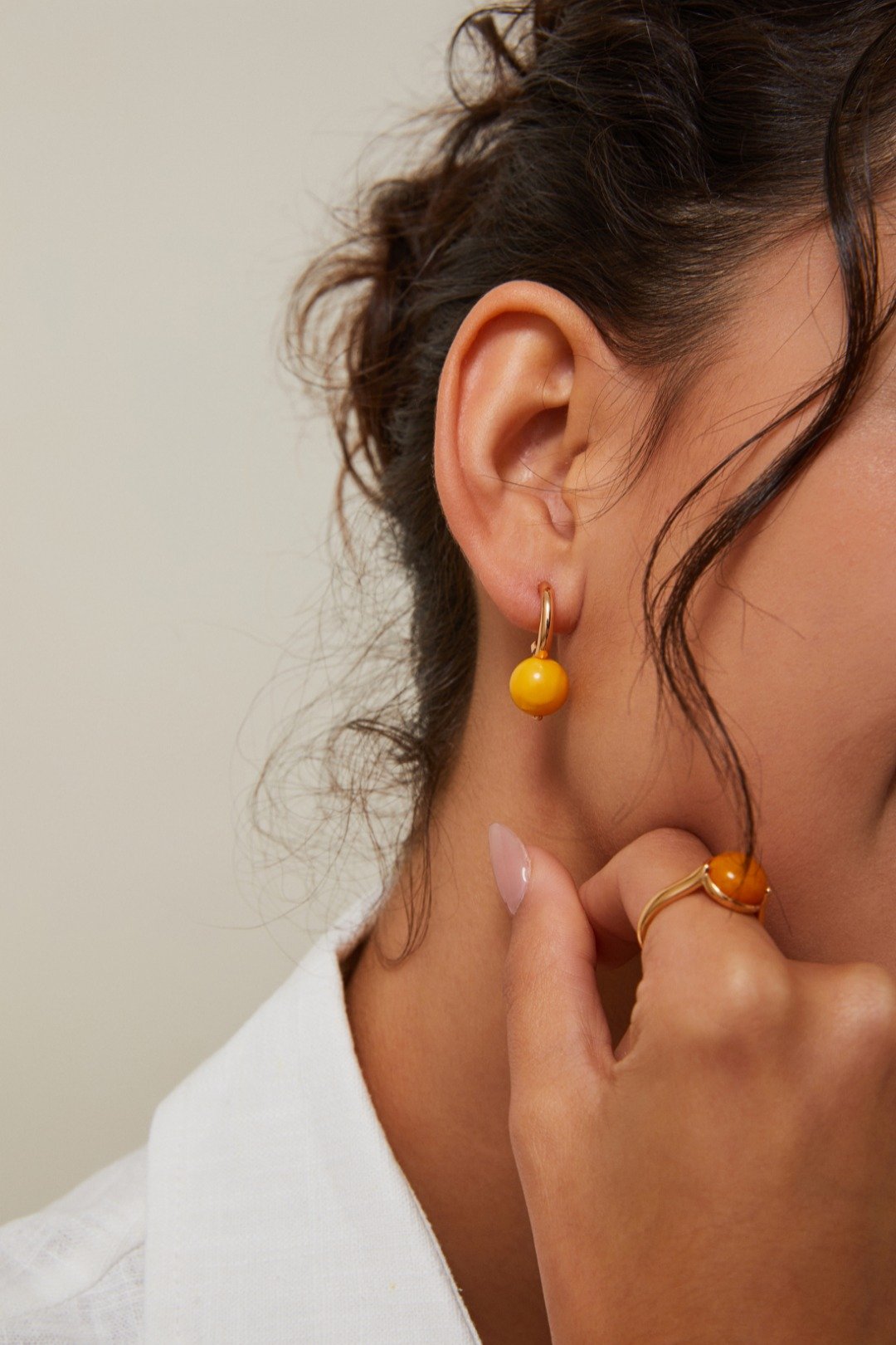 vS925 silver vintage gold beeswax stud earrings with round amber stoneS925 silver vintage gold beeswax stud earrings with round amber stone