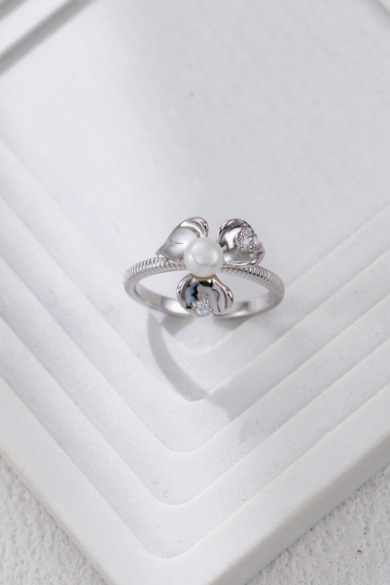 Floral elegance zircon ring | S925 silver petal design - Image 7