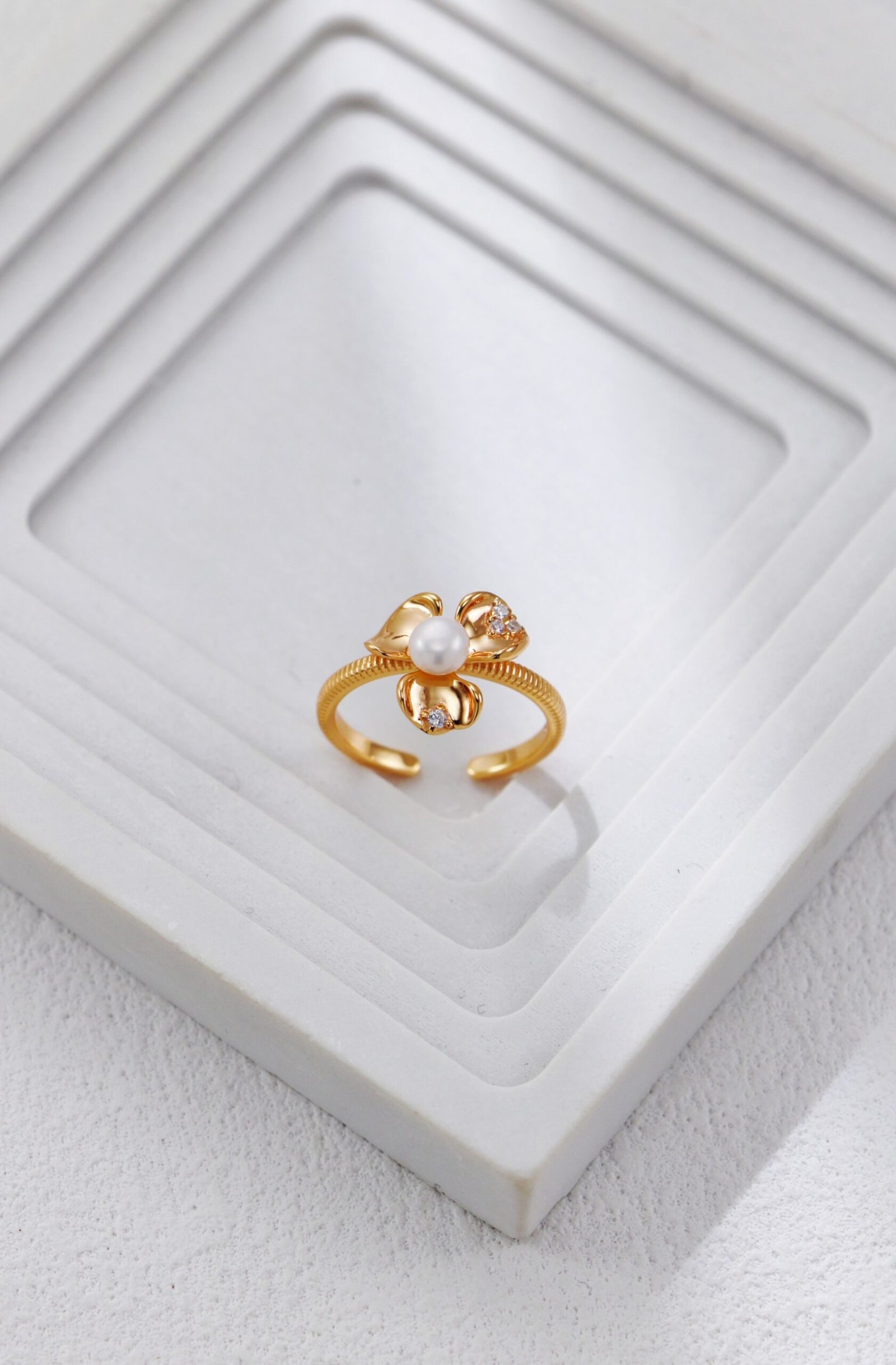 Floral elegance zircon ring | S925 silver petal design - Image 4