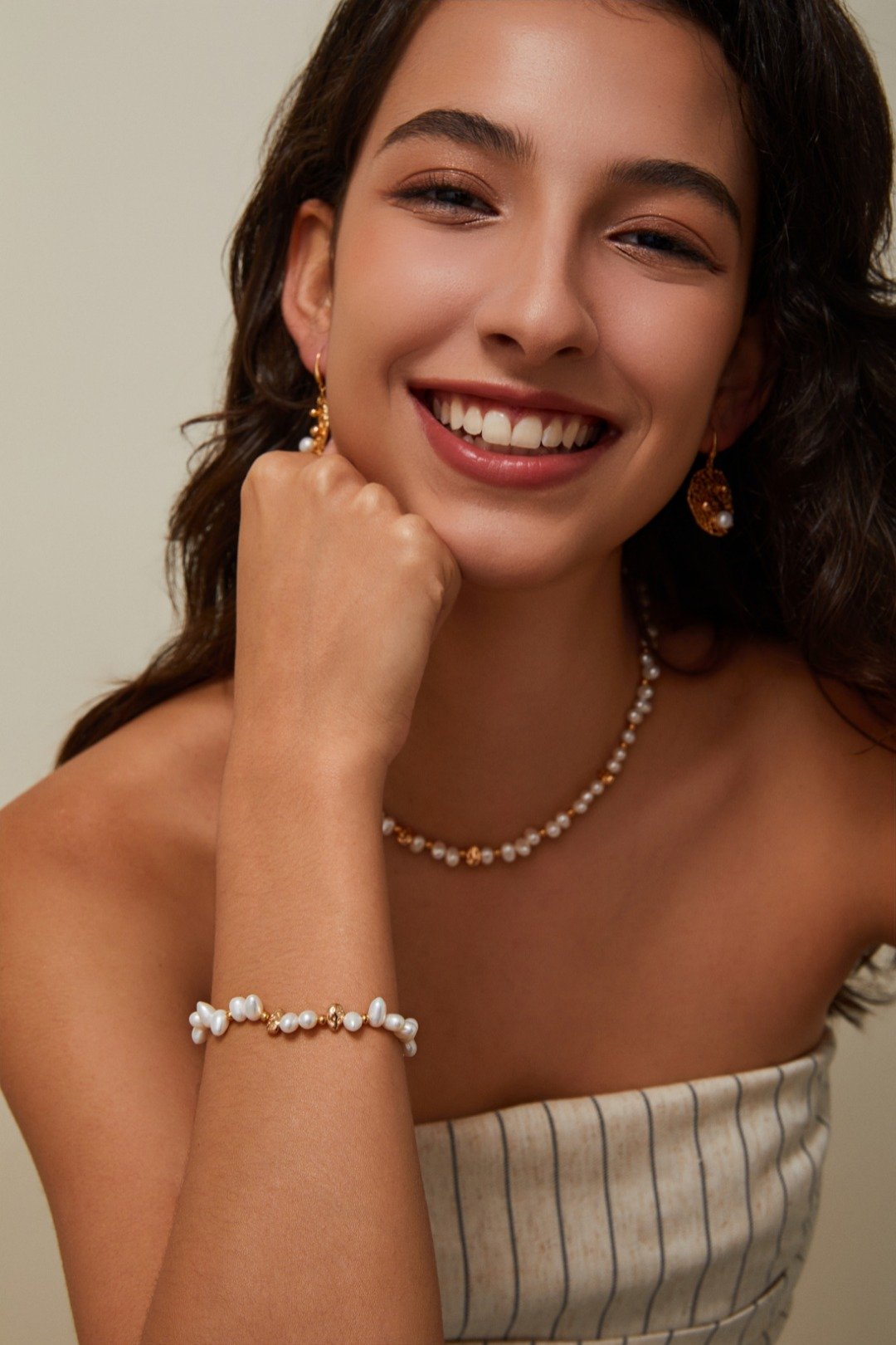 Elegant natural pearl necklace | S925 vintage gold detailing - Image 2