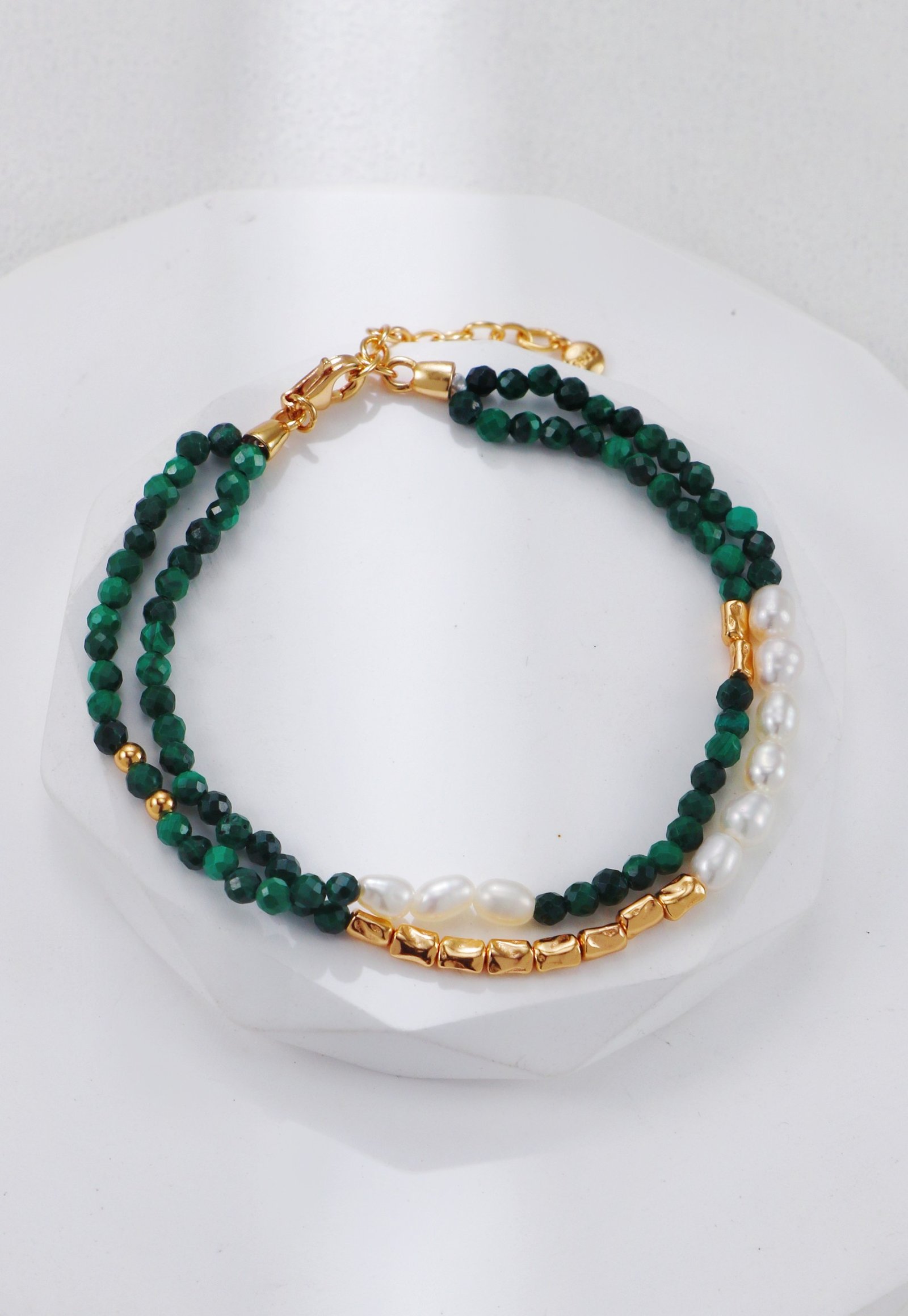 S925 silver vintage golden malachite and freshwater pearl bracelet with beaded design