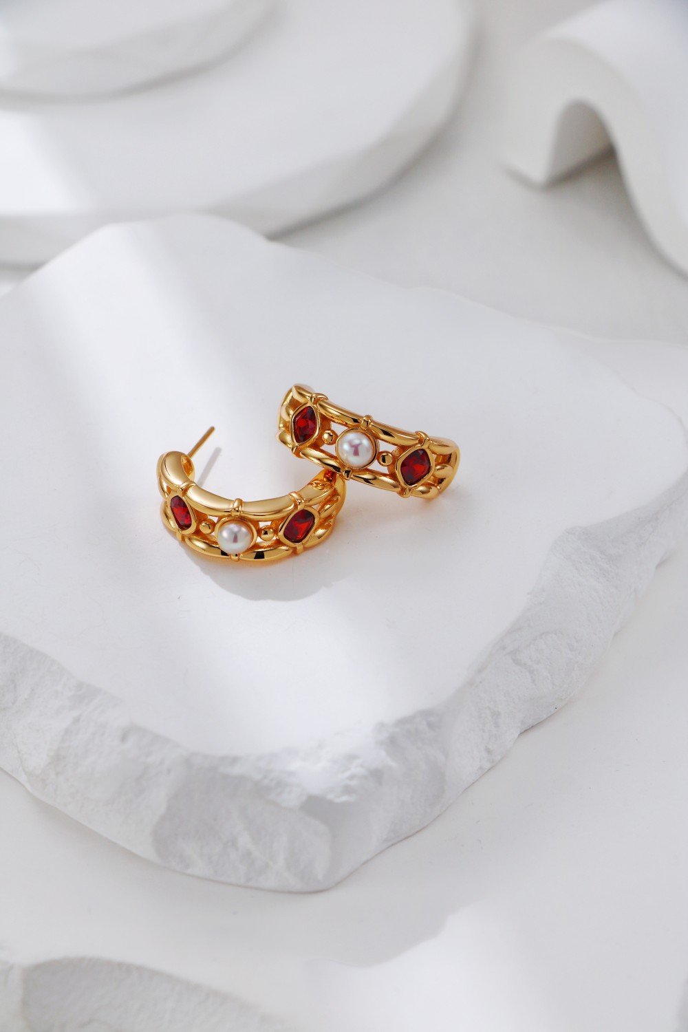 S925 vintage gold hoop earrings with pearl and red zircon stones, classic and elegant jewelry design
