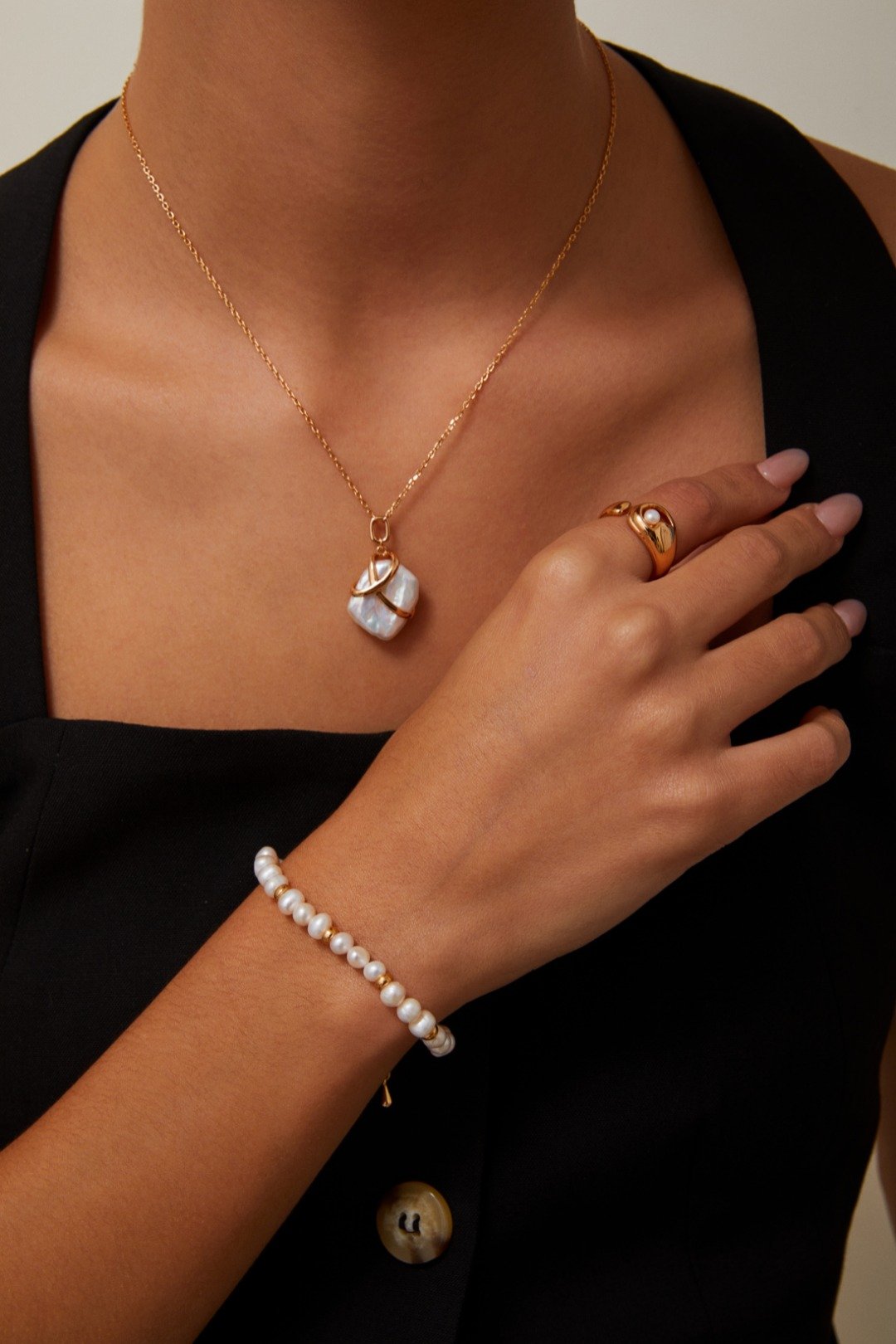 S925 silver cube baroque pearl necklace with twisted frame, gold and silver pendant jewelry