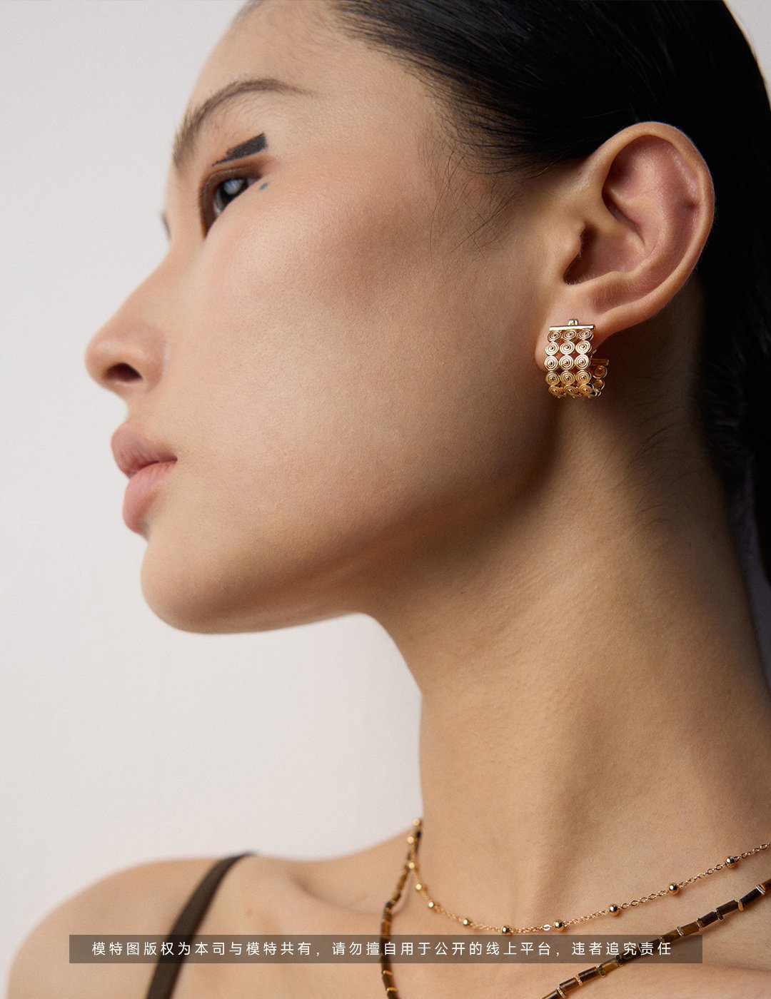 Textured Circle Hoop Earrings | S925 Silver Retro Gold & White Gold - Image 4