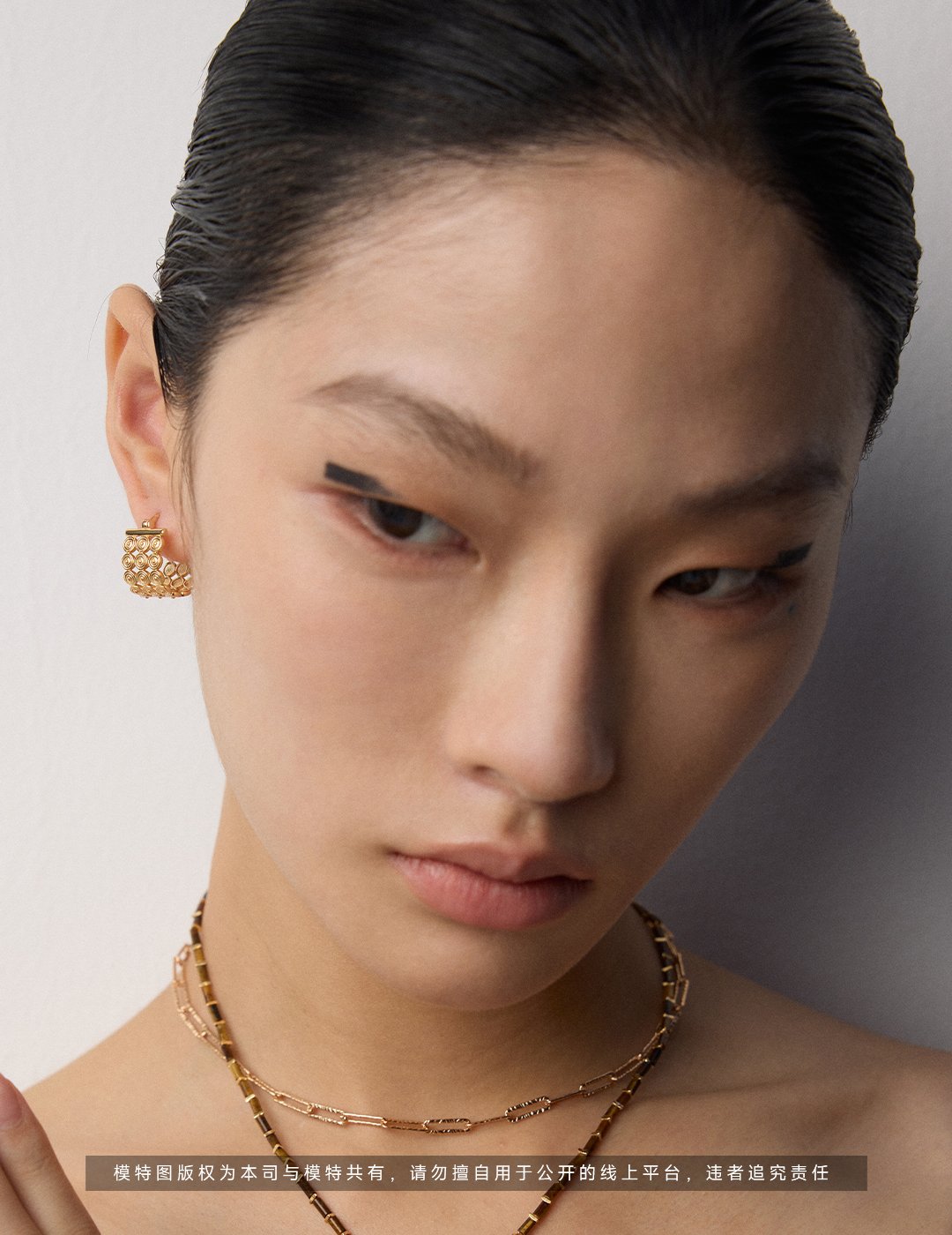 Textured Circle Hoop Earrings | S925 Silver Retro Gold & White Gold - Image 2