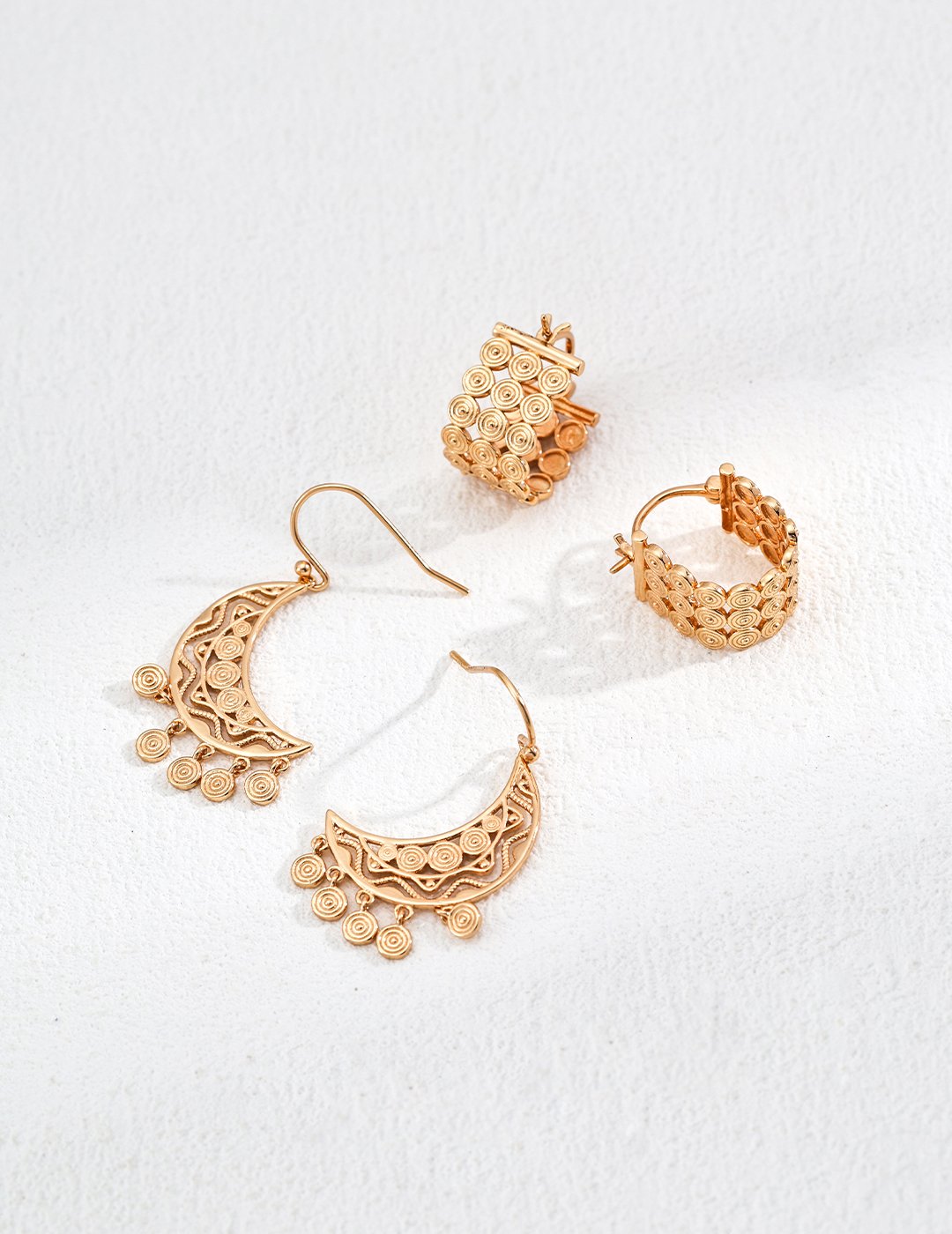 Textured Circle Hoop Earrings | S925 Silver Retro Gold & White Gold - Image 5