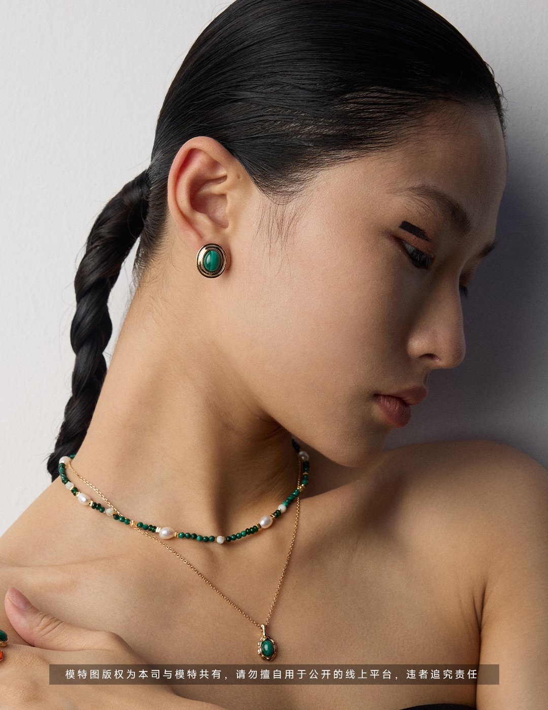 S925 silver retro gold malachite stud earrings with oval green stone